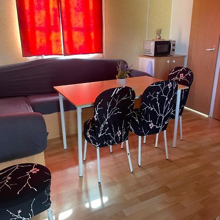 Mobil-Home Au Bord De L'Eau Feins المظهر الخارجي الصورة